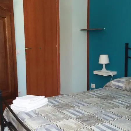Mistral فندق مبيت وإفطار *